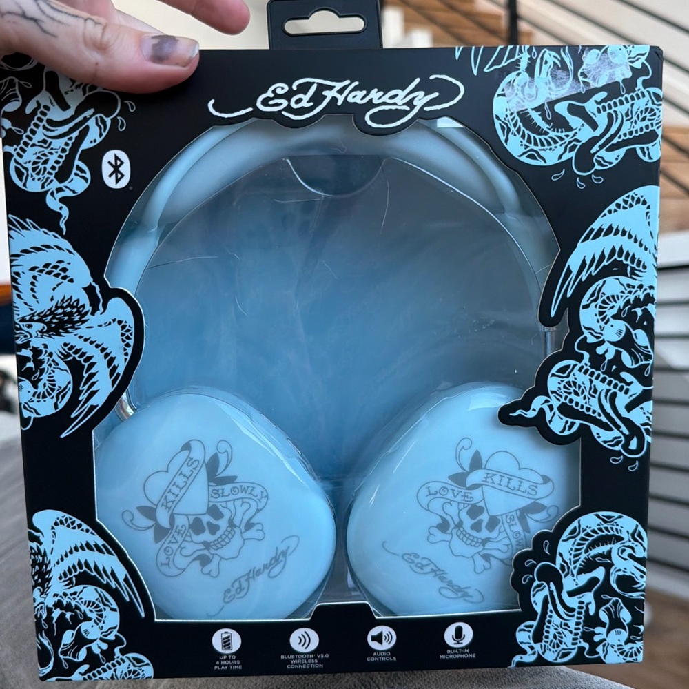 Ed Hardy Wireless Headphones in Blue